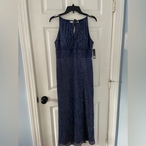 NWT R & M Richards Sleeveless Evening Gown